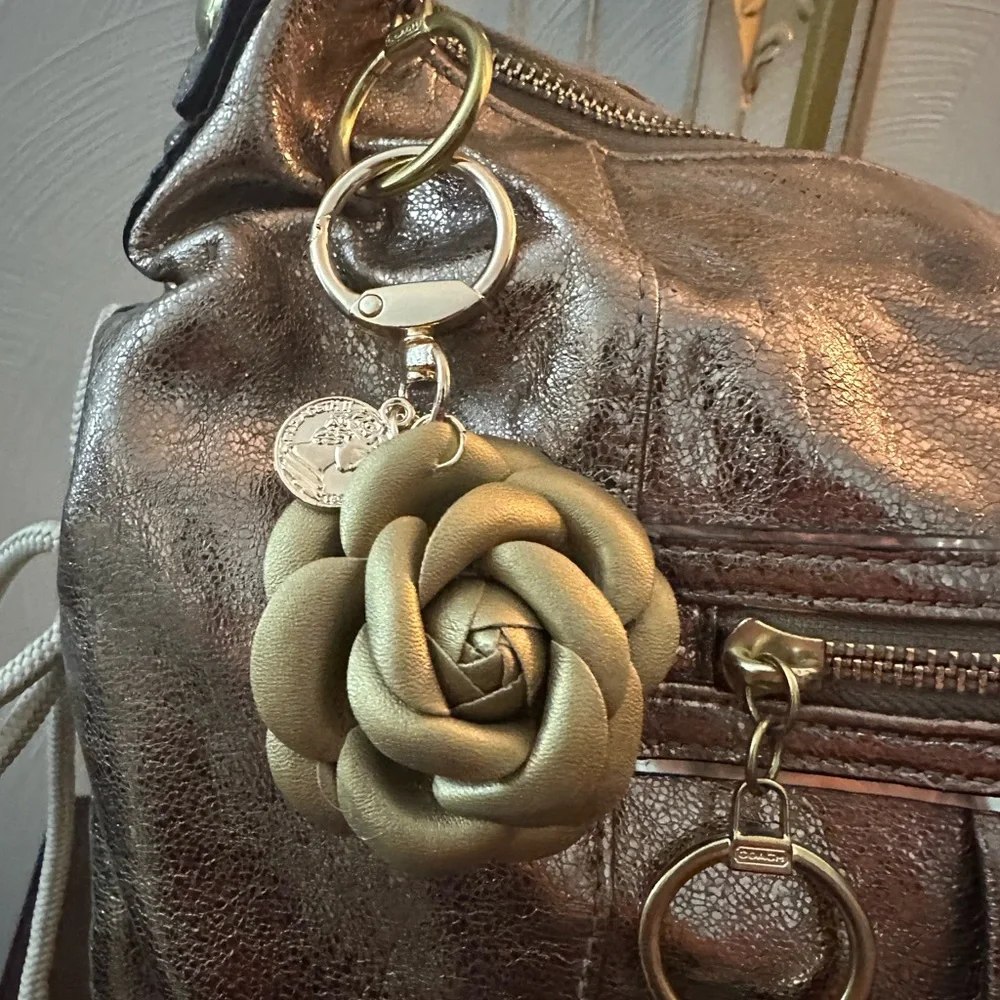 Handmade Wailiki‎ Gold Flower Keychain & Bag Charm NWOT
